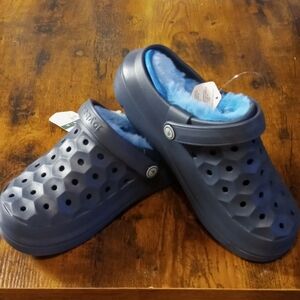 NWT Joybees Blue Lined Kids Sz Juniors 3 Warm  Shoes Removable Insert